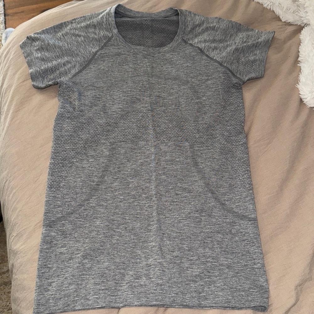 Lululemon Gray Short Sleeve Swiftly Tech shirt